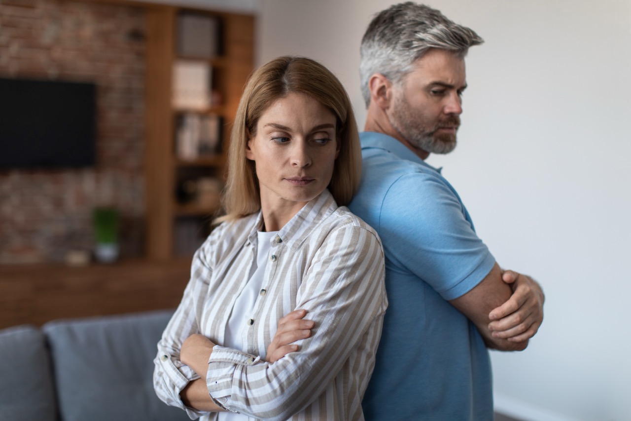couple signant un accord de partage amiable avec un avocat, étapes liquidation communauté sereine, cabinet ctl avocats marne-la-vallée, conseil juridique divorce